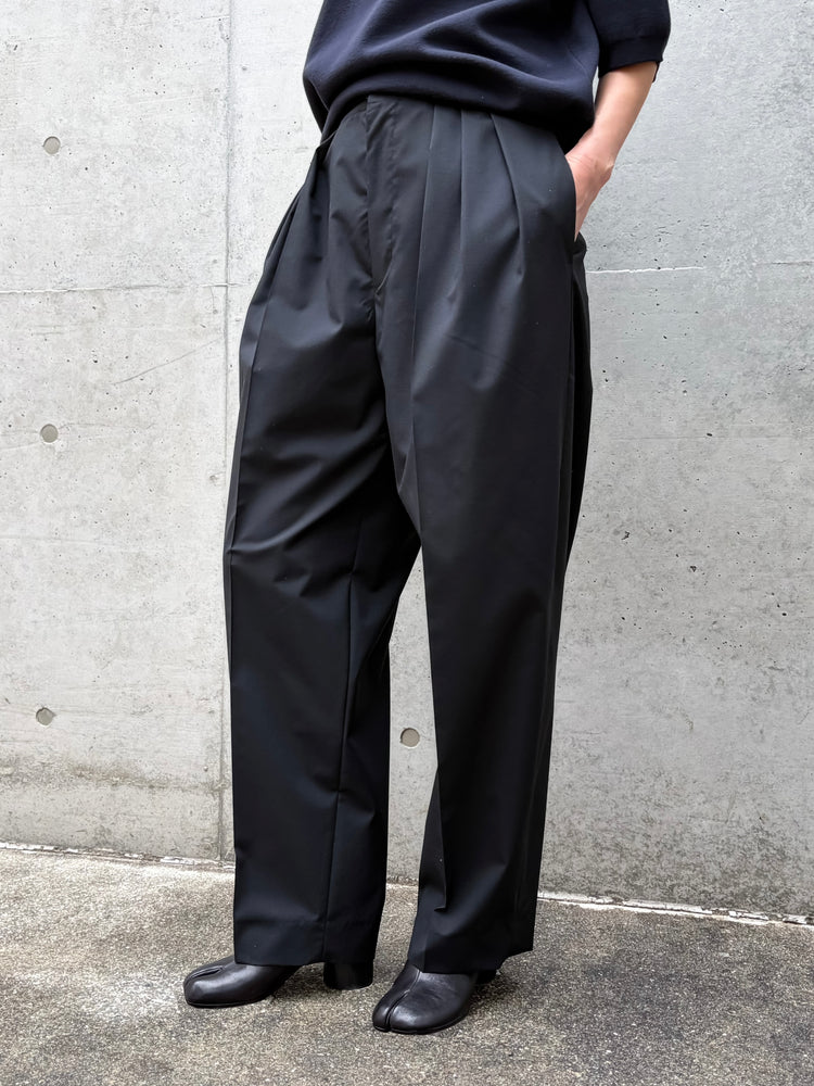 BOWTE / EXTRA FINE WORSTED TOROPICAL TUCKED RELAX WIDE PANTS / BLACK / 261-04-0002