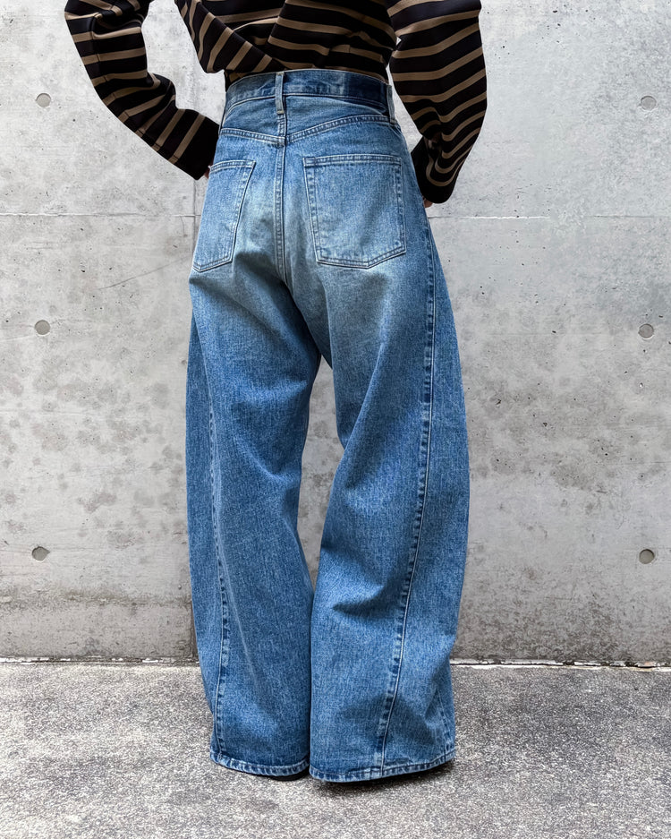 HYKE / BARREL-LEG DENIM JEANS / Used Wash Blue / 13382