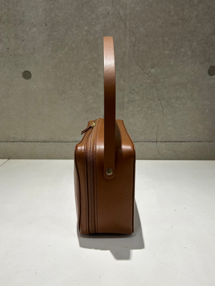 AURALEE / LEATHER SQUARE BAG MADE BY AETA / BROWN / A25ABO1AE