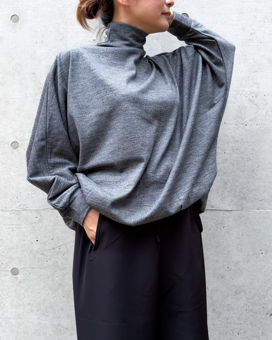COGTHEBIGSMOKE / NAIA BOTTLE NECK TOP / CHARCOAL