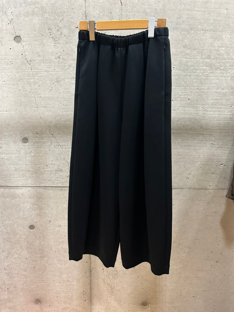ENFÖLD / CURVE CROPPED-PANTS / Black / 300JA281-2701