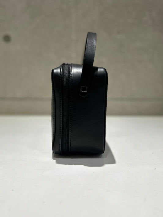 AURALEE / LEATHER SMALL TRAVEL CASE MADE BY AETA / BLACK / A25AB02AE