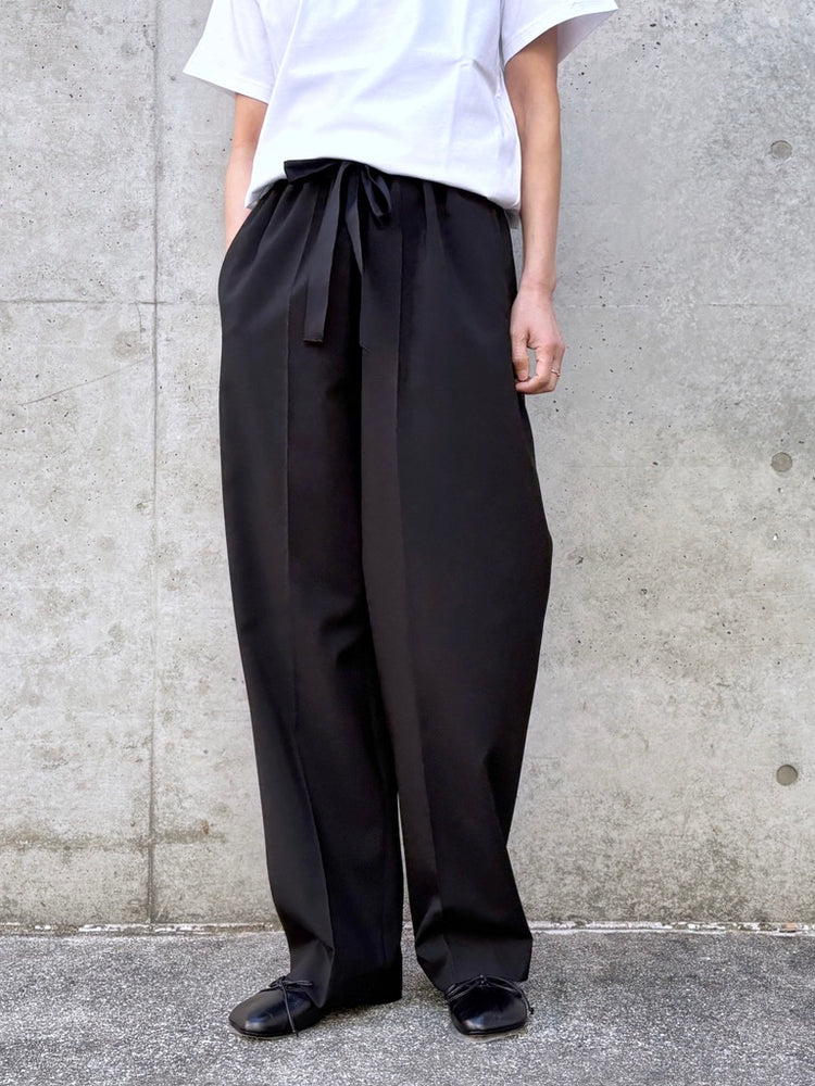 ASTRAET / ポリエステル イージー ワイドテーパードパンツ / BLACK / 54142360008