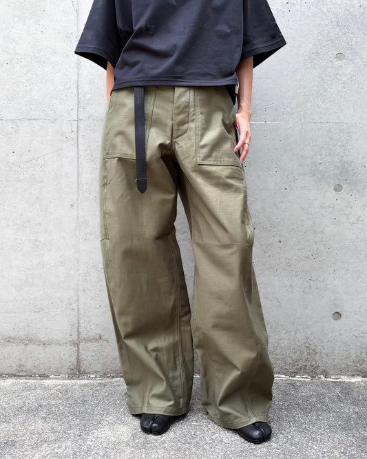 HYKE / BACK SATIN BARREL-LEG PANTS / OLIVE DRAB / 13412 /