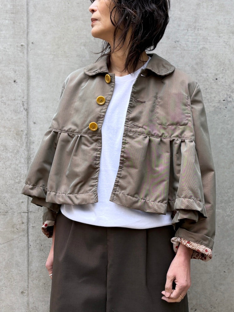 tao / エステルレーヨン綿ツイル×綿オーガンジープリント Fumi Imamura 丸襟ジャケット / KAHKI×A柄/ TQ―J014―051
