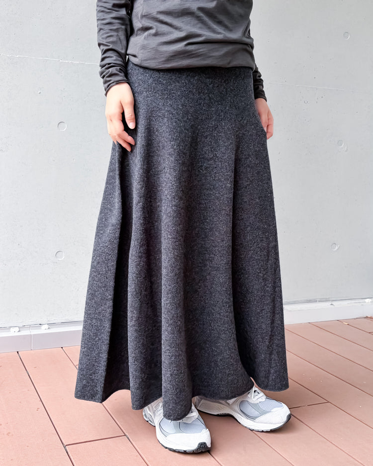 WALANCE / MERINO WOOL FLARE SKIRT / CHARCOAL / 263-008