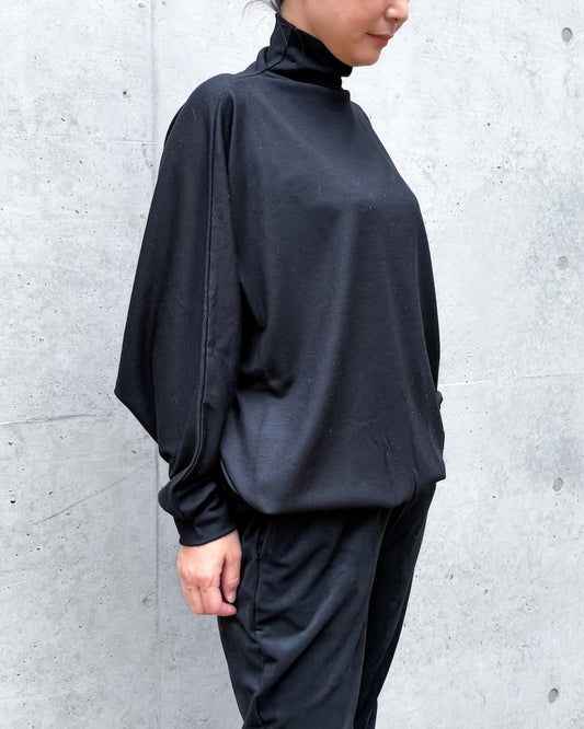 COGTHEBIGSMOKE / NAIA BOTTLE NECK TOP / BLACK
