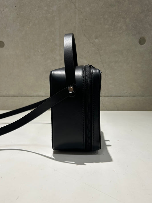 AURALEE / LEATHER SHOULDER BAG MADE BY AETA / BLACK / A25AB03AE