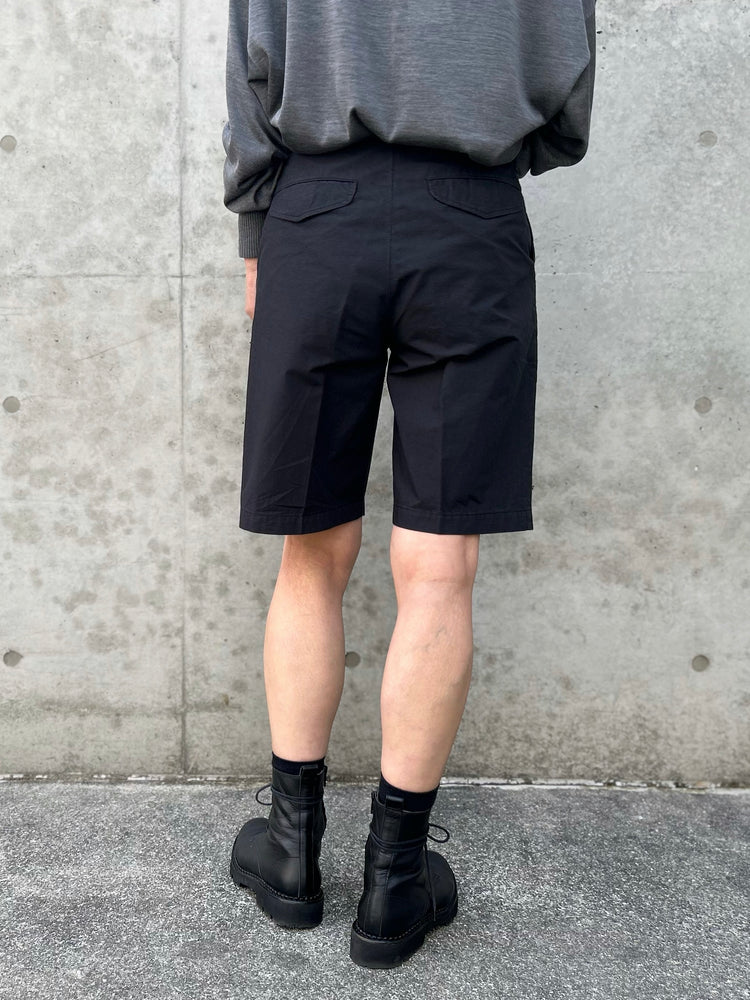 FARAH / GARMENT DYE PIN TUCK WIDE SHORTS / BLACK / FR0601-M4020