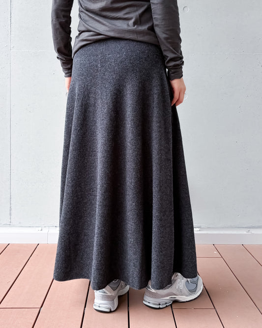 WALANCE / MERINO WOOL FLARE SKIRT / CHARCOAL / 263-008
