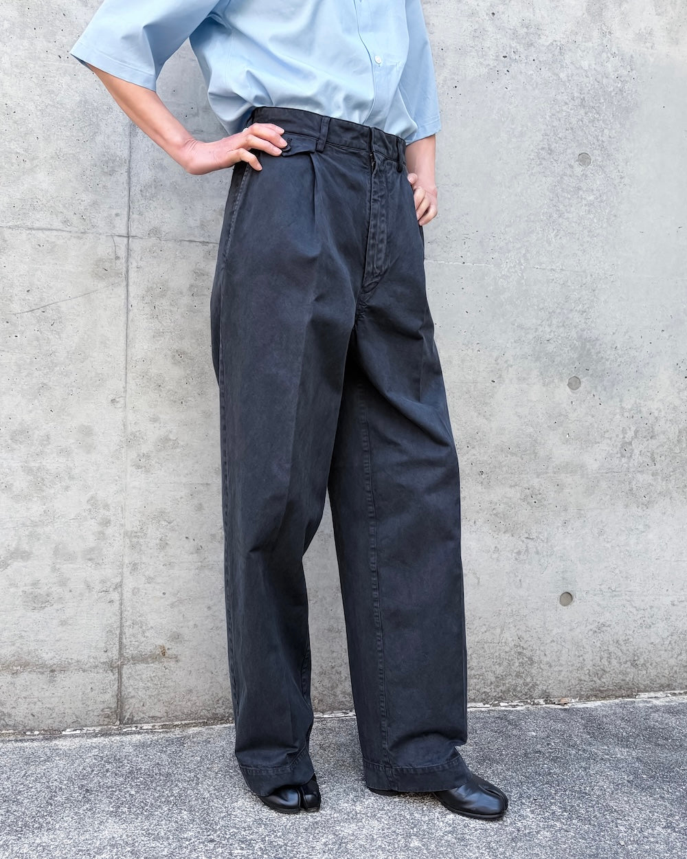 AURALEE / GARMENT-DYED FINX LIGHT CHINO ONE-TUCK WIDE PANTS / BLACK /