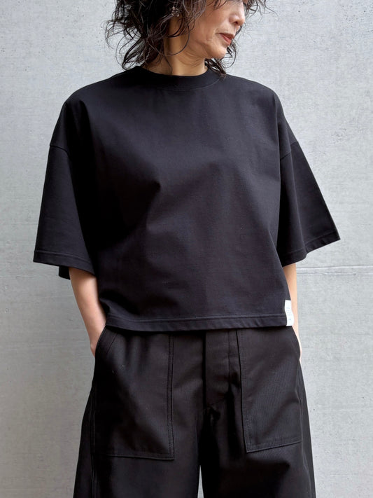 HYKE / CROPPED SHORT-SLV TEE BIG FIT / BLACK / 12438