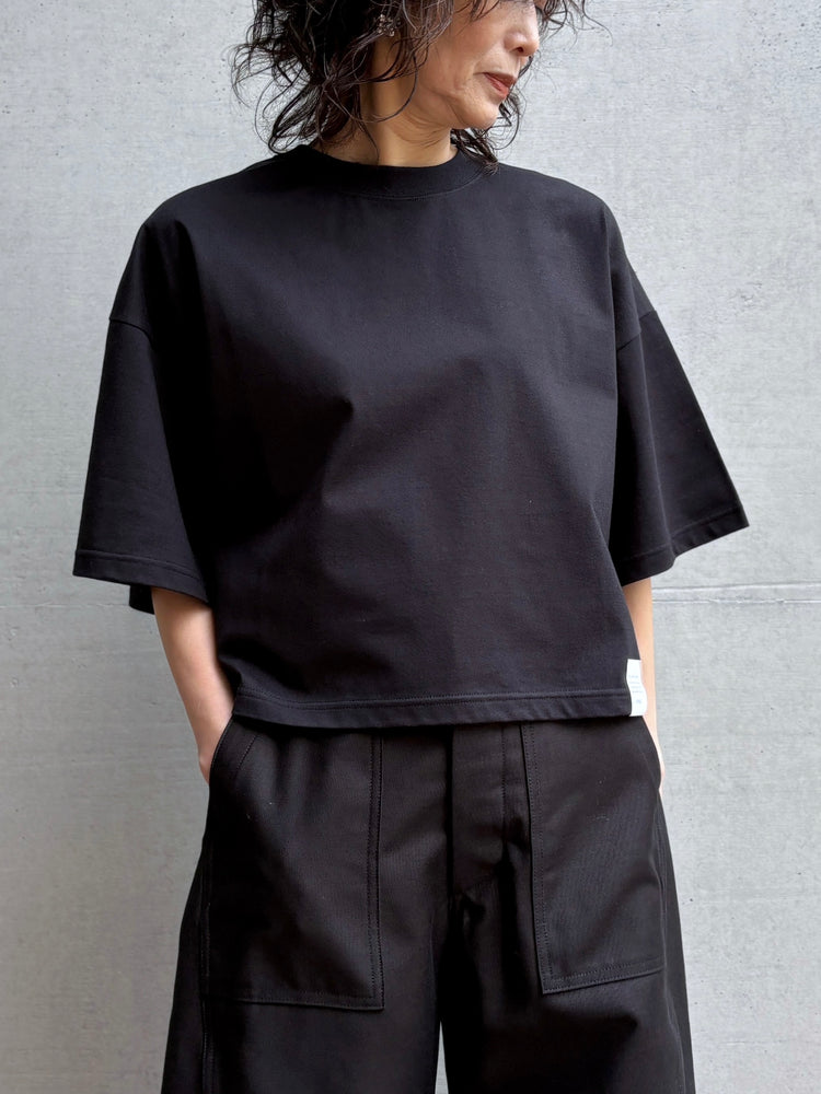 HYKE / CROPPED SHORT-SLV TEE BIG FIT / BLACK / 12438