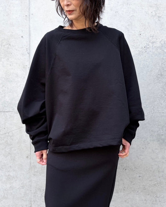COGTHEBIGSMOKE / KAYA TUCKED HEM TOP / BLACK