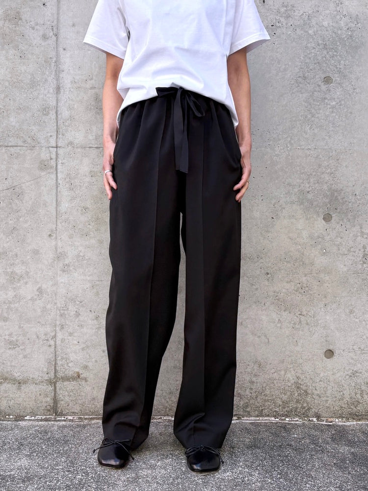 ASTRAET / ポリエステル イージー ワイドテーパードパンツ / BLACK / 54142360008