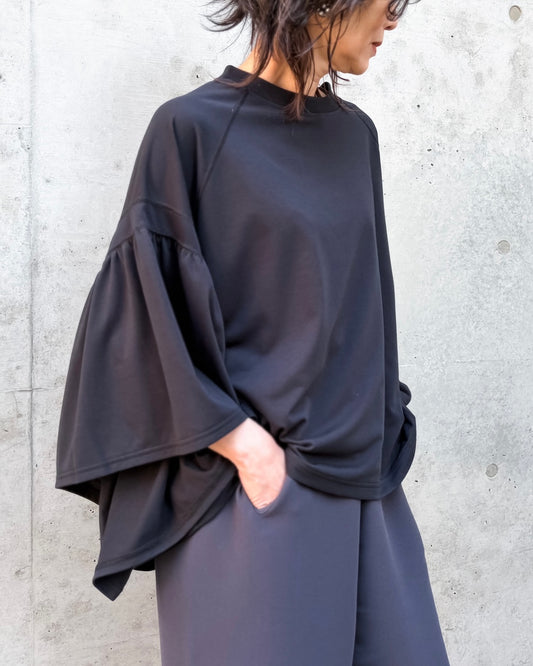 COGTHEBIGSMOKE / LAURA GATHERED SLV TOP / BLACK