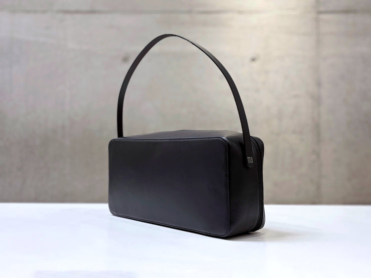 AURALEE / LEATHER SQUARE BAG MADE BY AETA / BLACK / A26SBO5AE