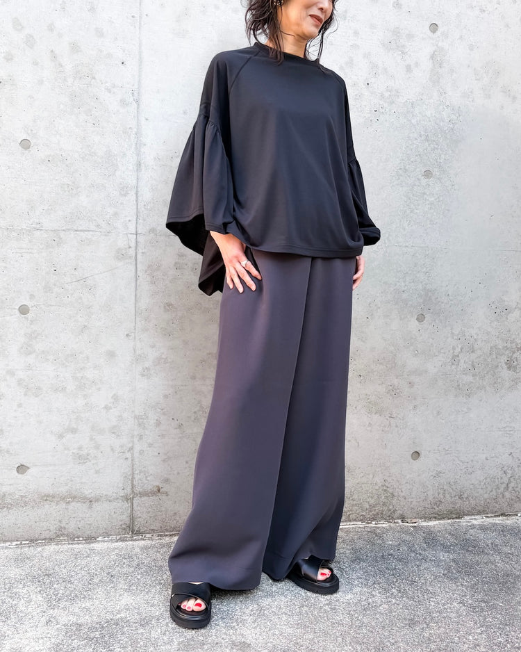 COGTHEBIGSMOKE / LAURA GATHERED SLV TOP / BLACK