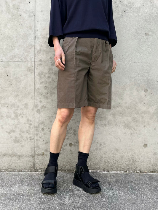 FARAH / GARMENT DYE PIN TUCK WIDE SHORTS / BROWN / FR0601-M4020