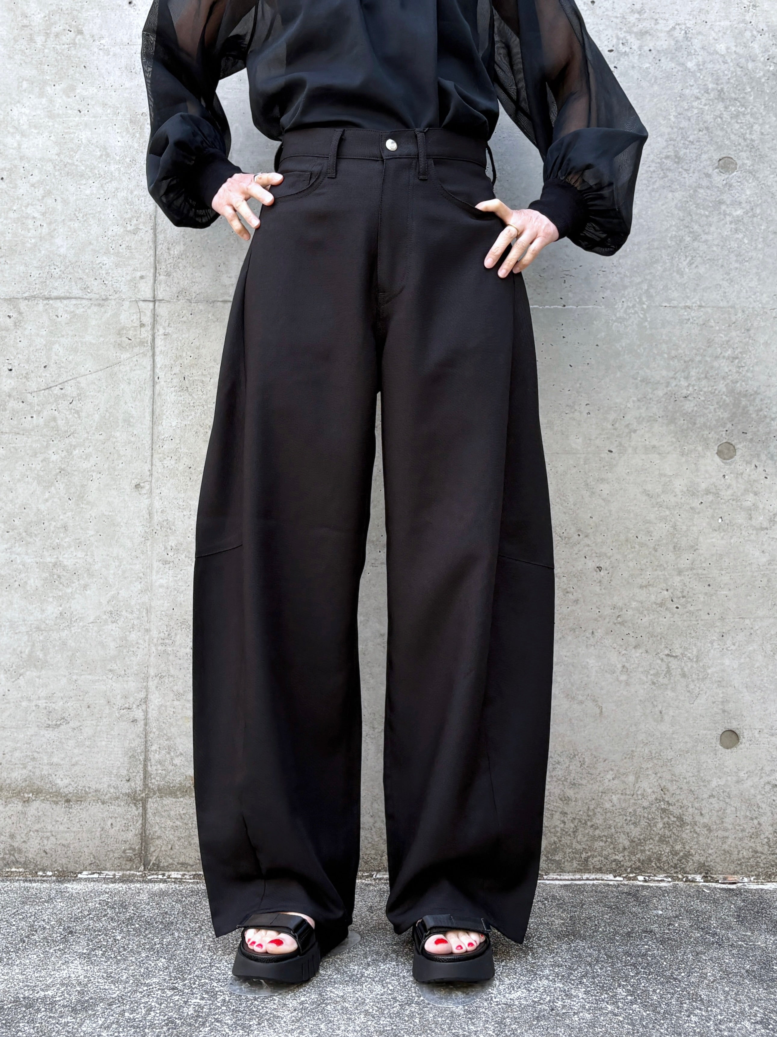 HYKE / OXFORD BARREL LEG JEANS / BLACK / 13387
