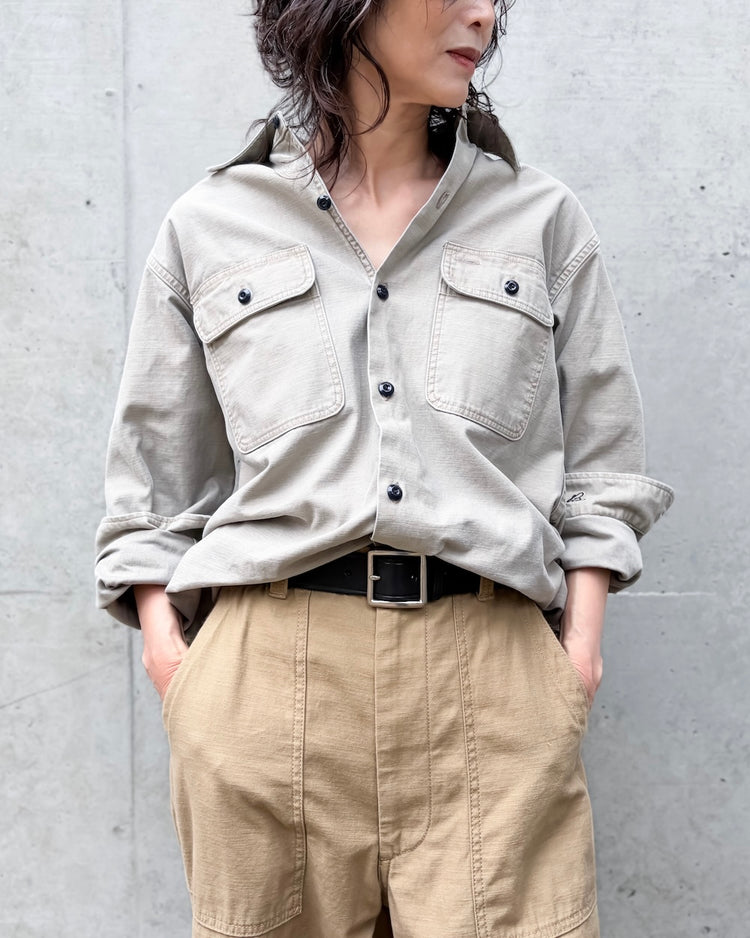MADISONBLUE / HAMPTON BACK SATIN SHIRT / MOCHA / MB000-5005
