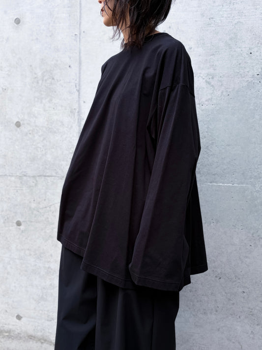 någonstans / slit flare long-sleeves t-shirt / Black / 470JS880-0321
