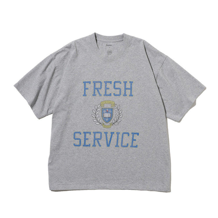 FRESHSERVICE / CORPORATE PRINTED S/S TEE “COLLEGE” / H.GRAY / FSC253-70013