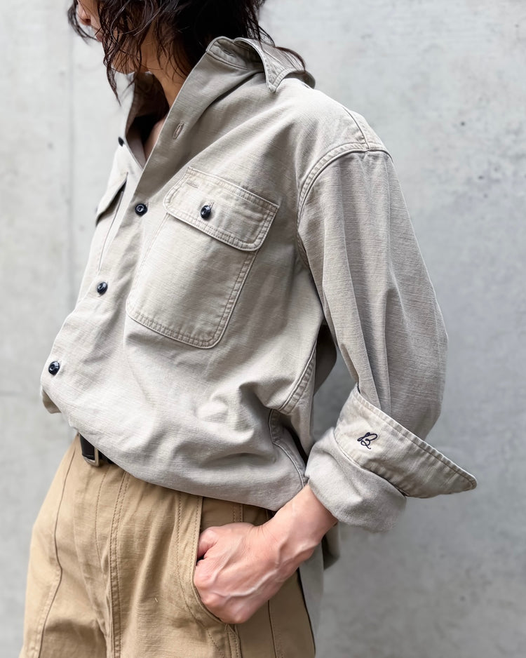 MADISONBLUE / HAMPTON BACK SATIN SHIRT / MOCHA / MB000-5005