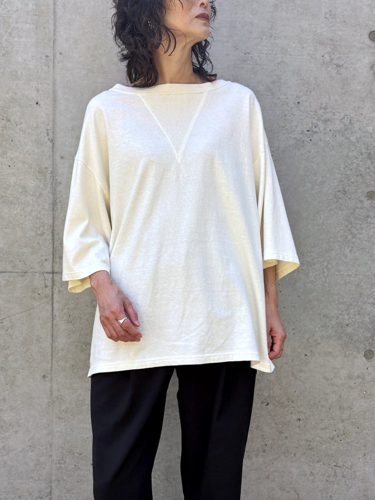 SOPHIE TALKS ABOUT THE WEATHER / ガゼットビッグTシャツ / IVORY / COM-26S-CU02