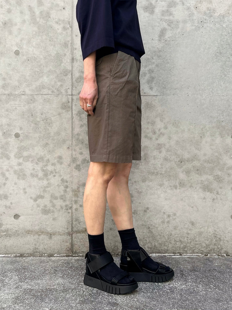 FARAH / GARMENT DYE PIN TUCK WIDE SHORTS / BROWN / FR0601-M4020