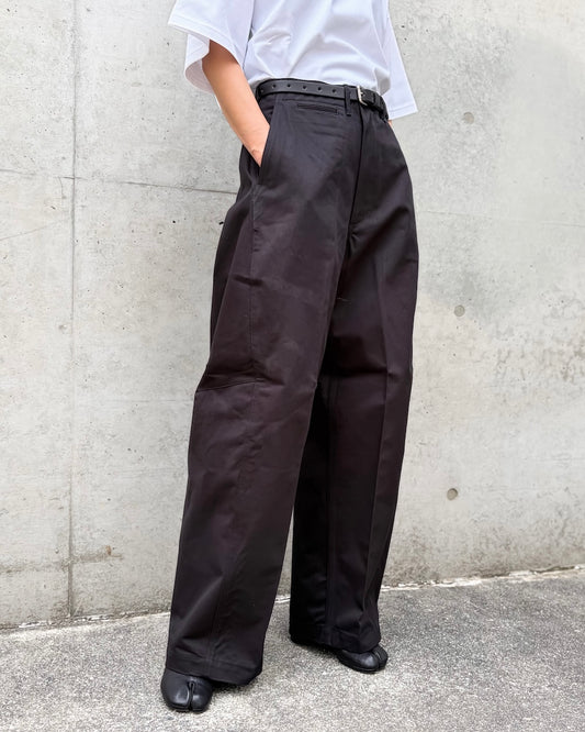 HYKE / BARREL LEG CHINO TROUSERS / BLACK / 13348 /