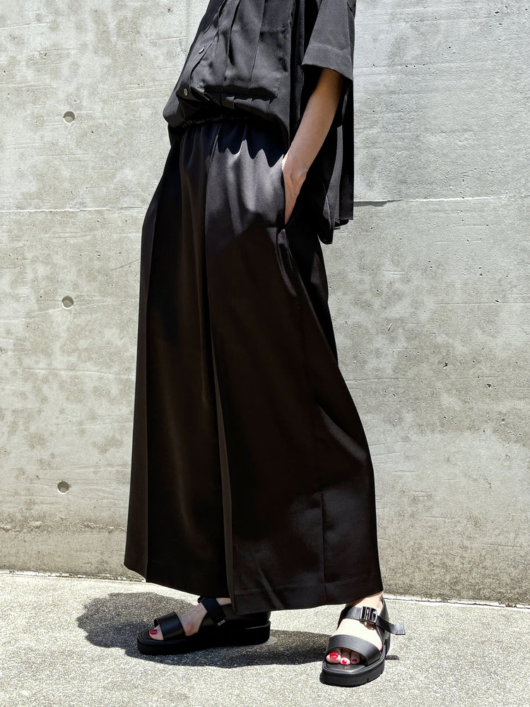 ENFÖLD / CROPPED SAROUEL-PANTS / BLACK / 300JA231-0471