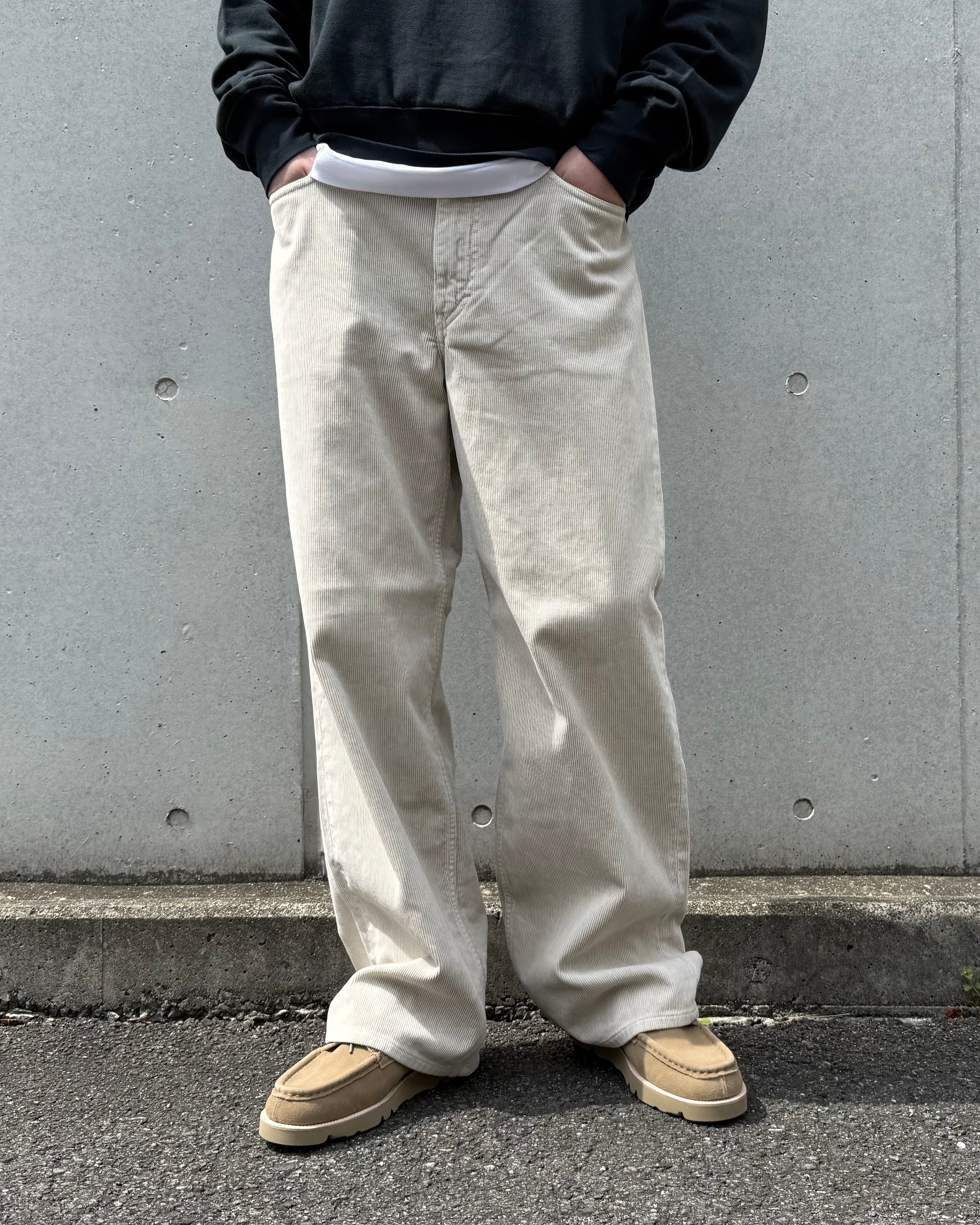 AURALEE / GARMENT-DYED FINX CORDUROY 5P WIDE PANTS / WHITE KHAKI / A26