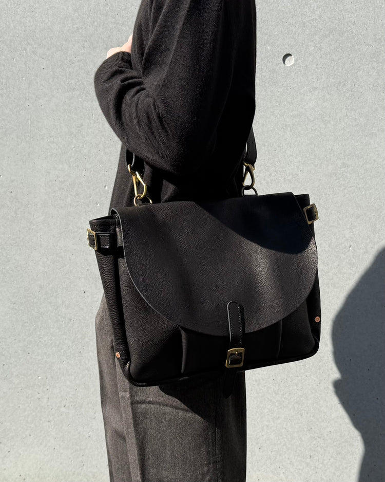 BONCOURA / Mail Bag Leather Black
