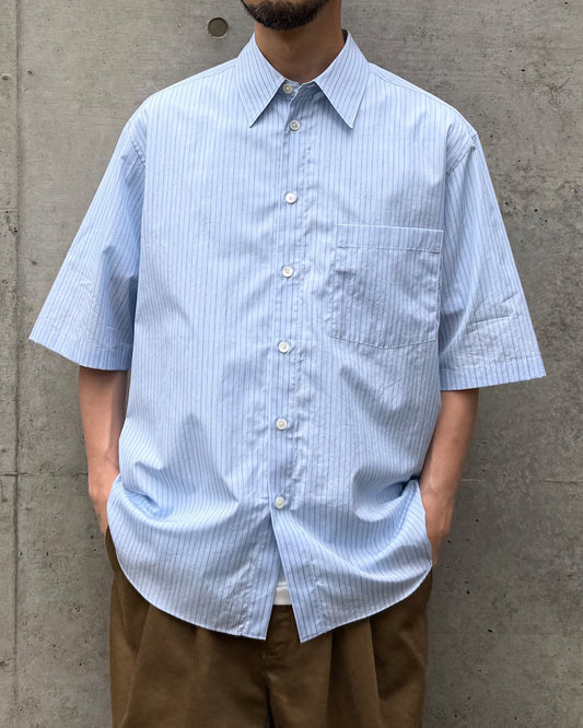 AURALEE / SUVIN HIGH COUNT CLOTH STRIPE HALF SLEEVED SHIRT / LIGHT BLUE STRIPE / A25SS02SS