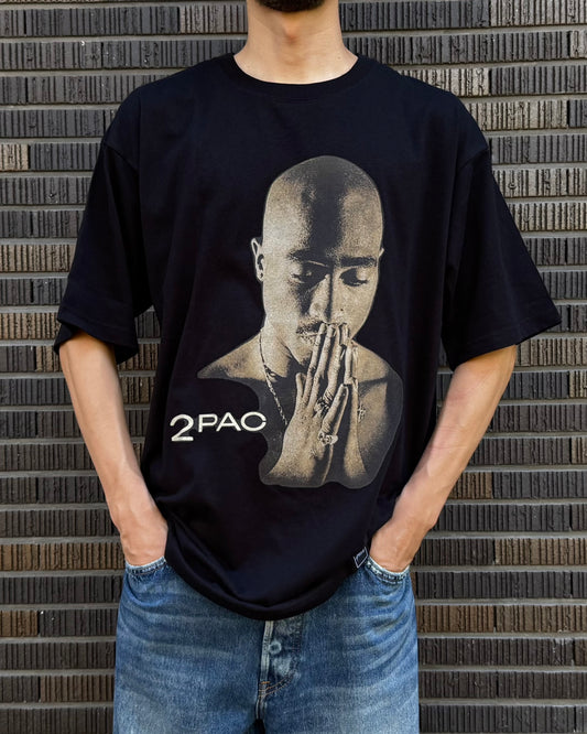 U/MUSIC / All Eyes On Me Track List SS TEE / UIZZ-24037