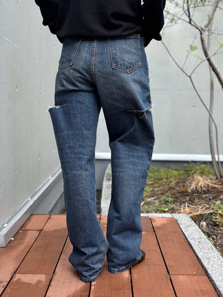 Maison Margiela / Cut-out jeans / washed indigo/ S51LA0051M300