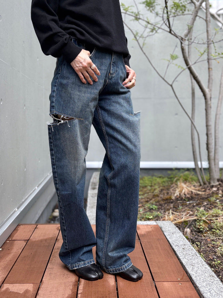 Maison Margiela / Cut-out jeans / washed indigo/ S51LA0051M300