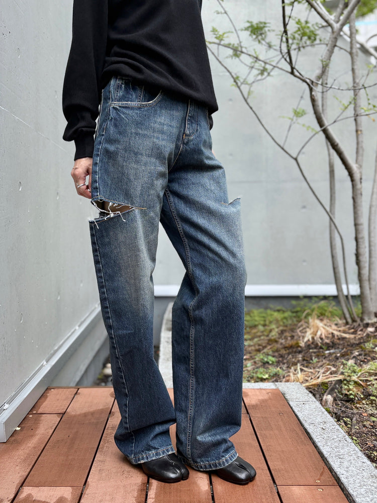 Maison Margiela / Cut-out jeans / washed indigo/ S51LA0051M300