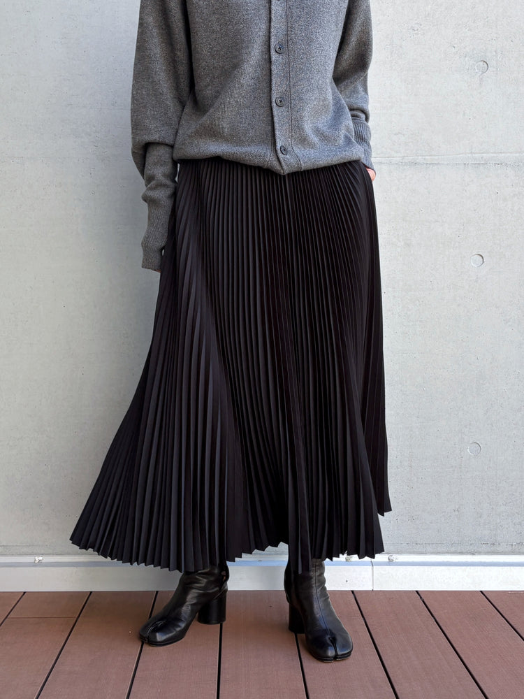 HYKE / TAFFETA PLEATED SKIRT / BLACK / 14164