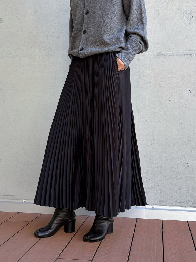 HYKE / TAFFETA PLEATED SKIRT / BLACK / 14164