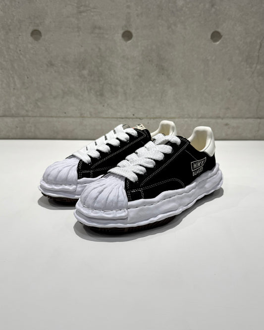 Maison MIHARA YASUHIRO / "BLAKEY" OG Sole Canvas Low-top Sneaker / BLACK / A08FW735