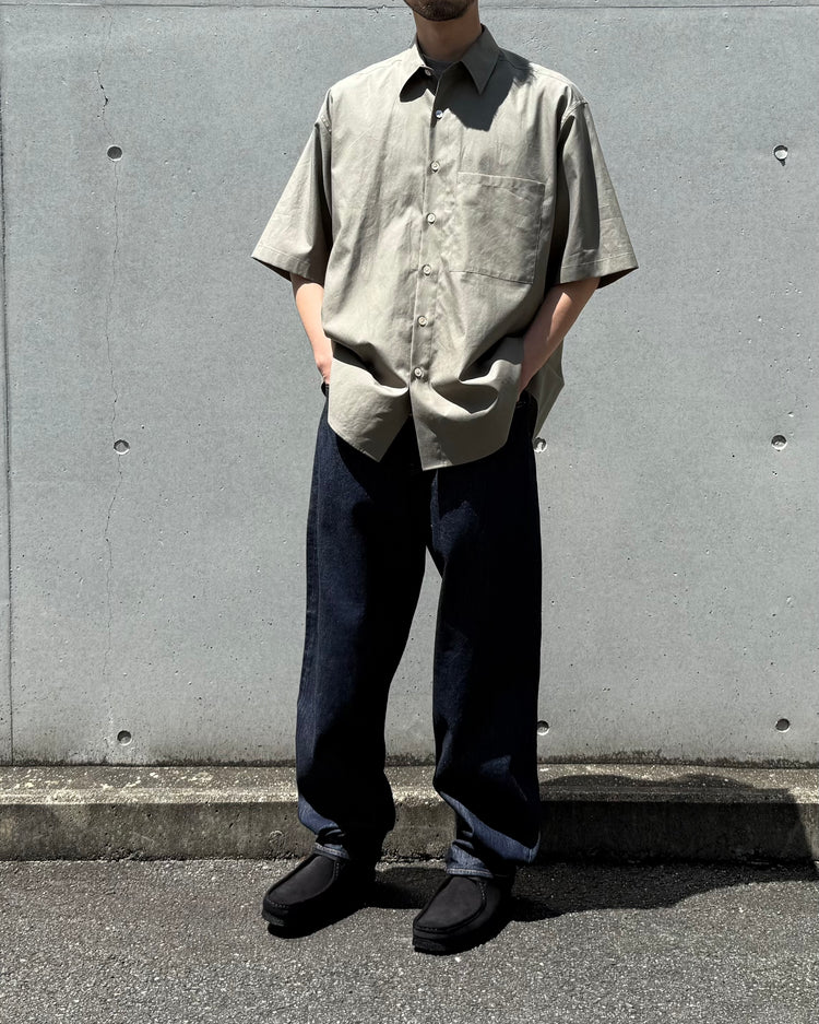 AURALEE / WASHED FINX TWILL BIG HALF SLEEVED SHIRT / OLIVE / A26SS03TN