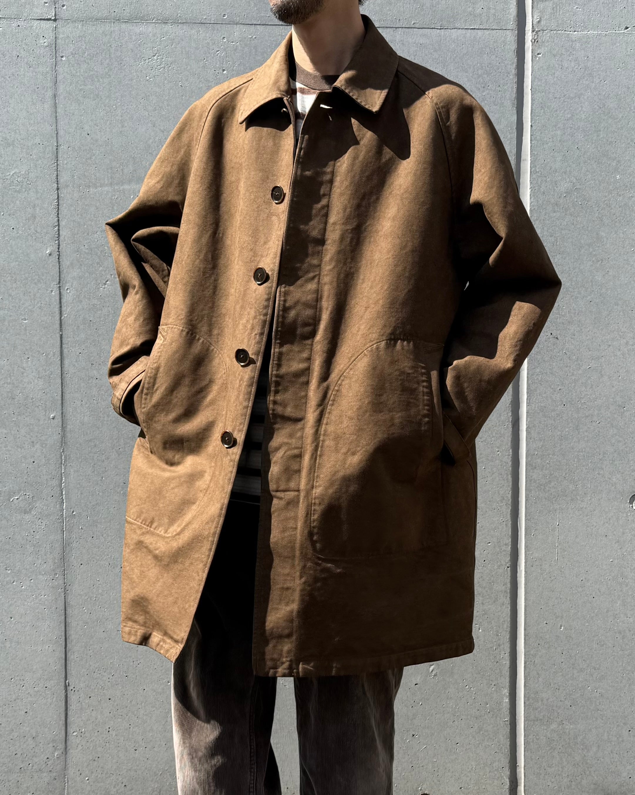 AURALEE / GARMENT-DYED ORGANIC COTTON HEAVY TWILL SHORT COAT / DARK BR