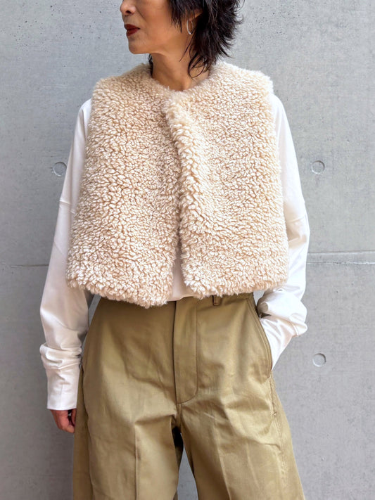 HYKE / FAUX SHEARLING CROPPED VEST / CREAM / 17524