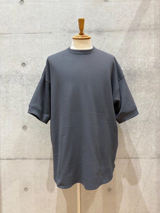 DAIWA PIER39 / TECH THERMAL CREW S/S / CHARCOAL / BE-33025