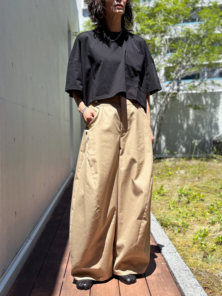 någonstans / loose pocket t-shirt / black / 470JA880-0541