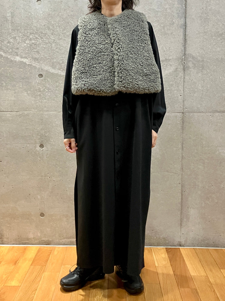 HYKE / FAUX SHEARLING CROPPED VEST / OLIVE DARB / 17524