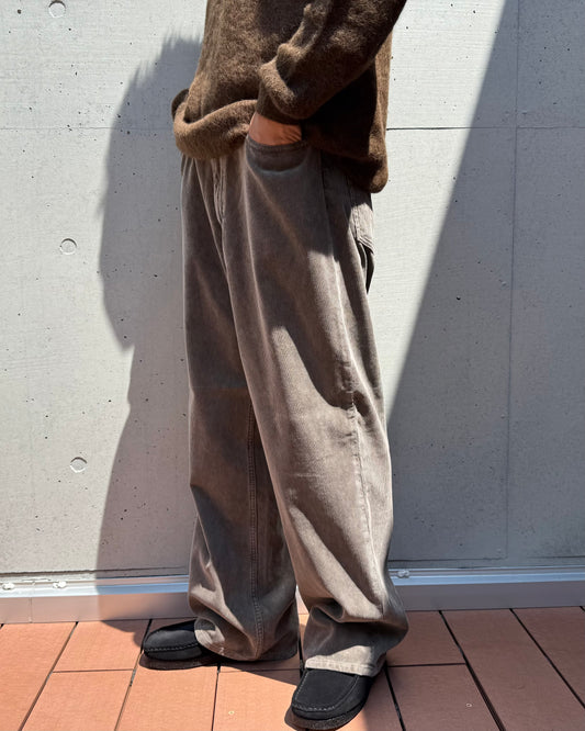 AURALEE / PIGMENT DYED FINX CORDOROY WIDE 5P PANTS / OLIVE BROWN / A25AP02FC