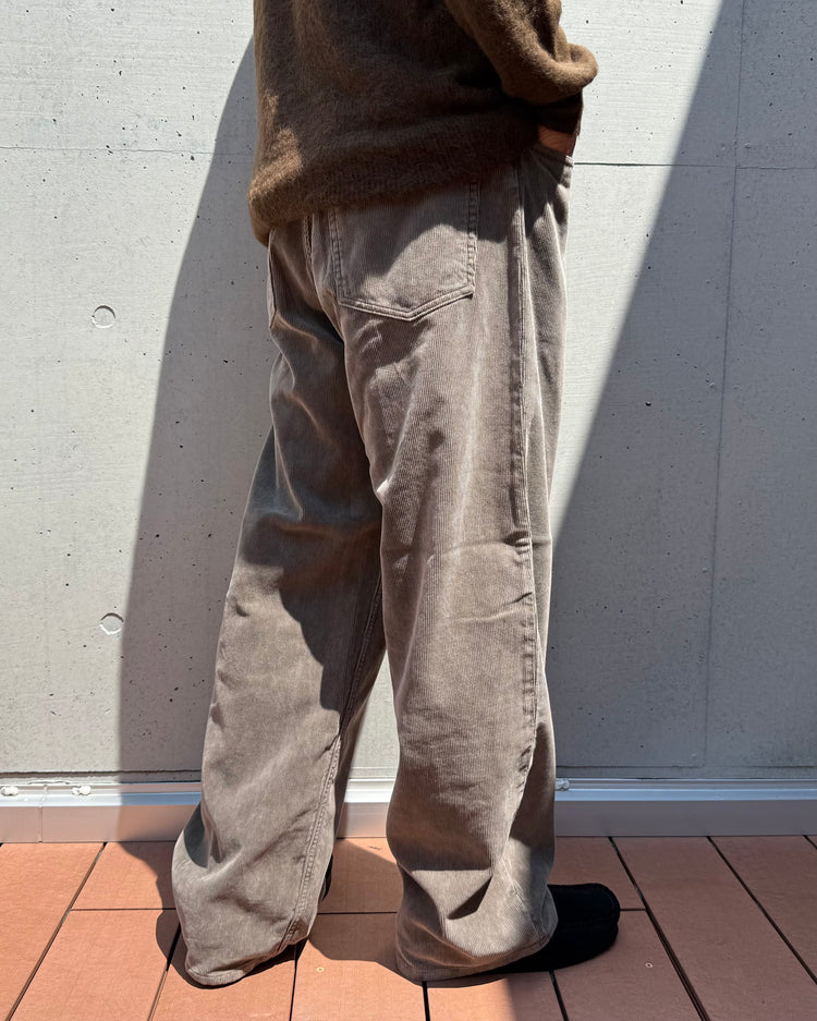 AURALEE / PIGMENT DYED FINX CORDOROY WIDE 5P PANTS / OLIVE BROWN / A25AP02FC